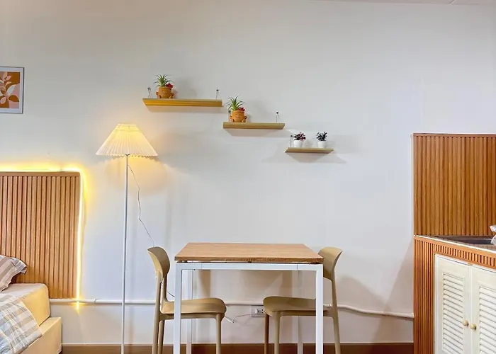 Cozy Moungthong بانكوك
